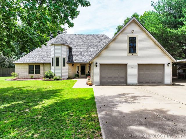 1508 N 3rd Avenue, Warner, OK 74469