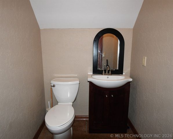 1508 N 3rd Avenue, Warner, OK 74469