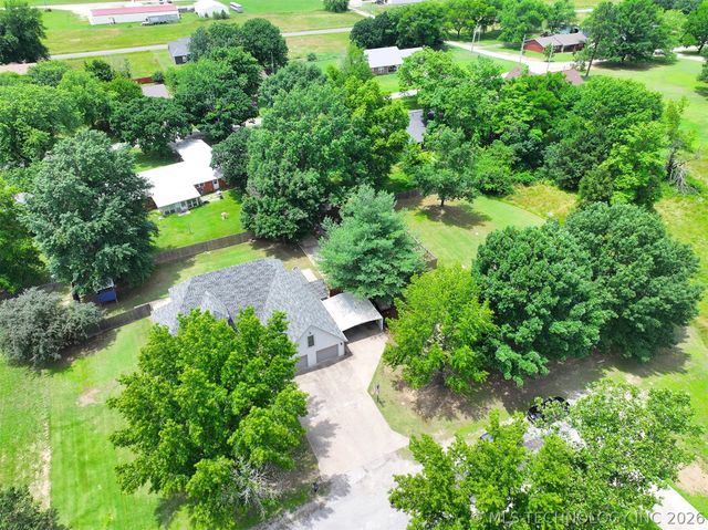 1508 N 3rd Avenue, Warner, OK 74469