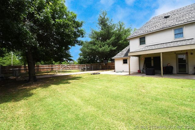 1508 N 3rd Avenue, Warner, OK 74469