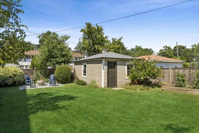 1320 E Washington Street, Des Plaines, IL 60016