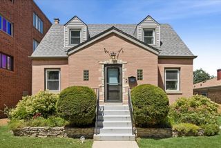 1320 E Washington Street, Des Plaines, IL 60016
