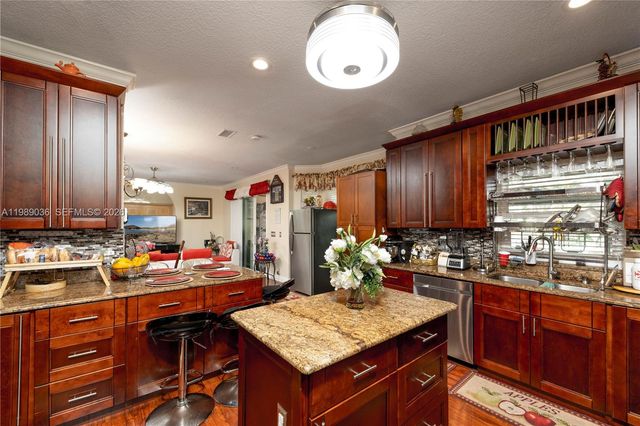 17211 SW 12th St, Pembroke Pines, FL 33029