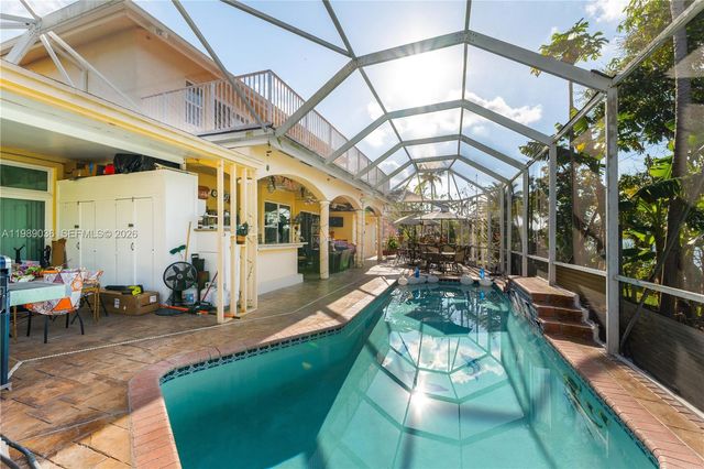 17211 SW 12th St, Pembroke Pines, FL 33029