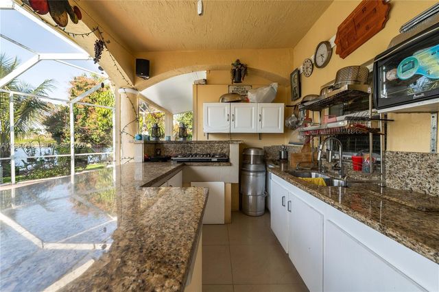 17211 SW 12th St, Pembroke Pines, FL 33029