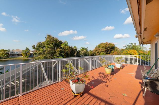17211 SW 12th St, Pembroke Pines, FL 33029