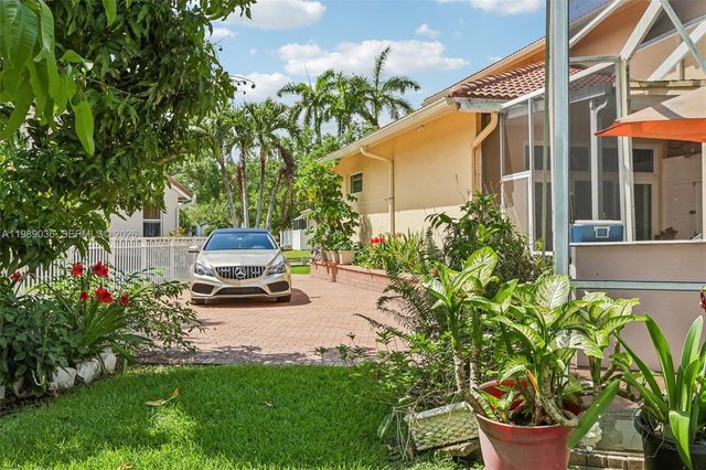 17211 SW 12th St, Pembroke Pines, FL 33029