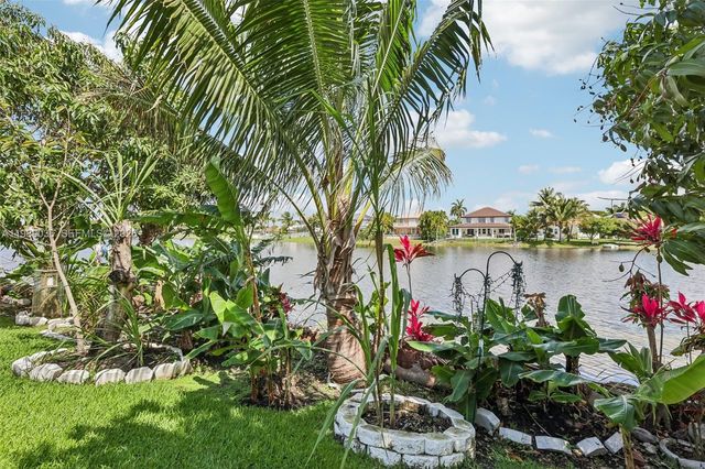 17211 SW 12th St, Pembroke Pines, FL 33029