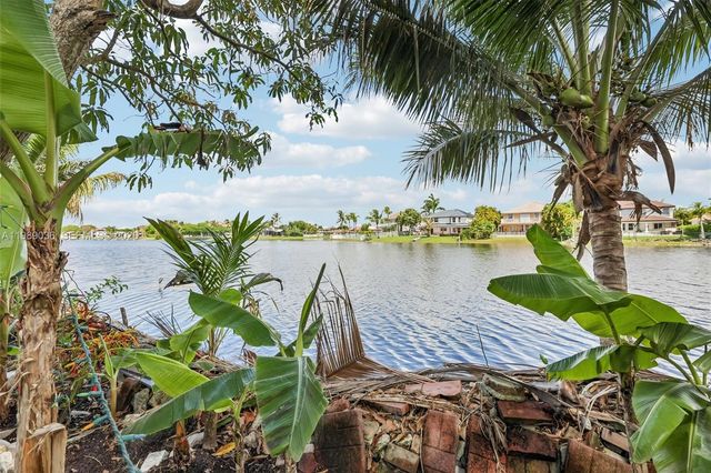 17211 SW 12th St, Pembroke Pines, FL 33029