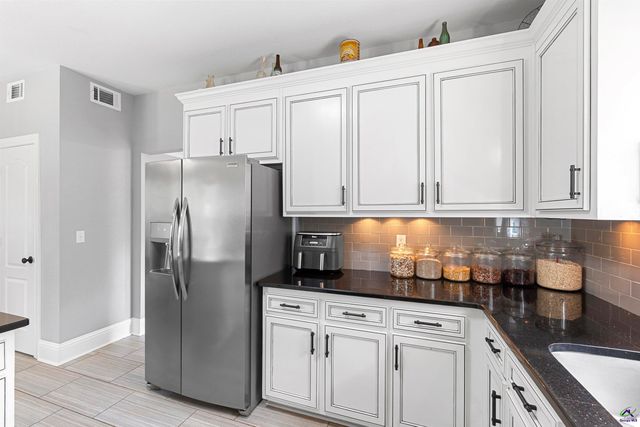 102 White Columns Drive, Kathleen, GA 31047