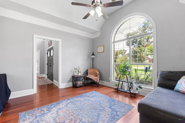 102 White Columns Drive, Kathleen, GA 31047