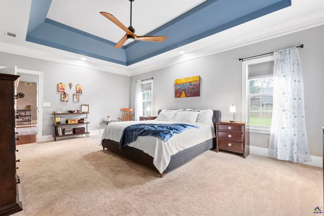 102 White Columns Drive, Kathleen, GA 31047