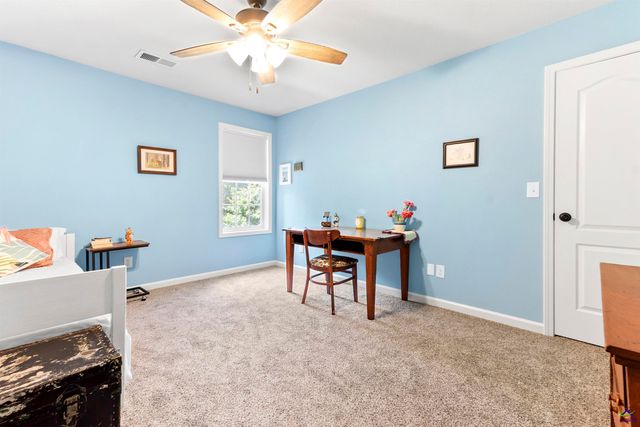 102 White Columns Drive, Kathleen, GA 31047