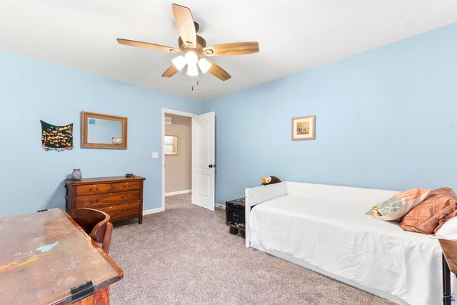 102 White Columns Drive, Kathleen, GA 31047