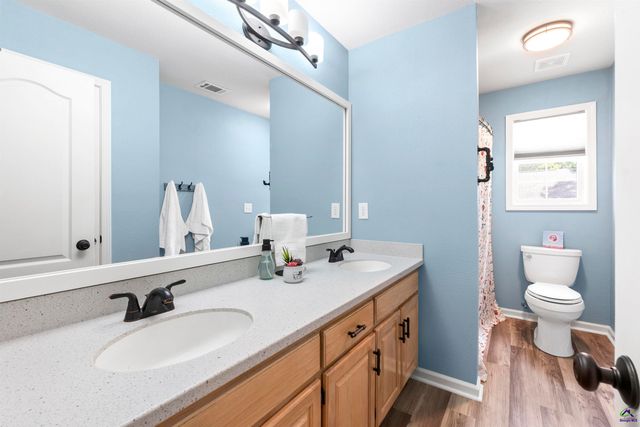 102 White Columns Drive, Kathleen, GA 31047