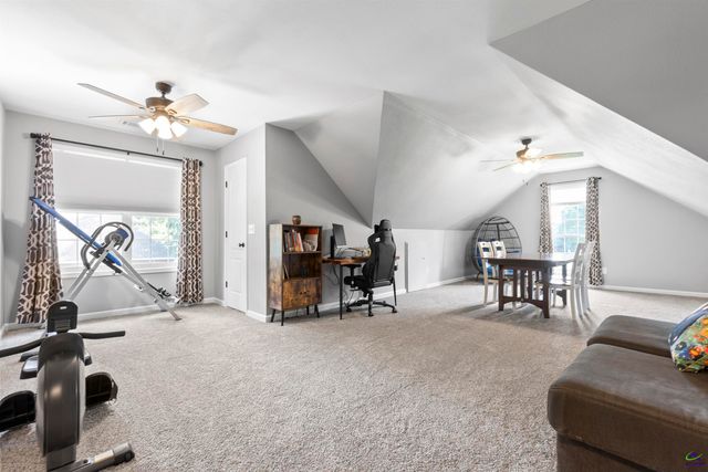 102 White Columns Drive, Kathleen, GA 31047