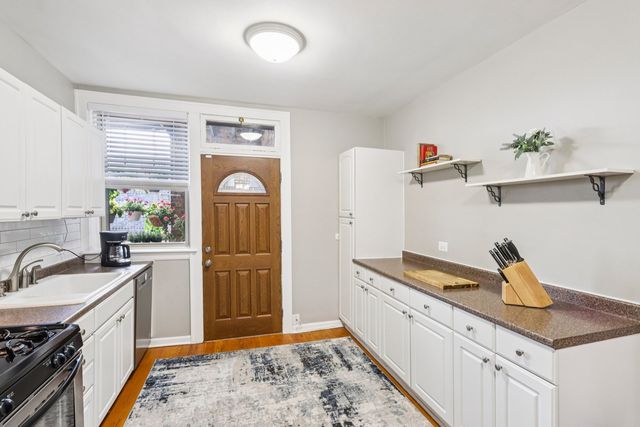 6203 N Oakley Street 3, Chicago, IL 60659