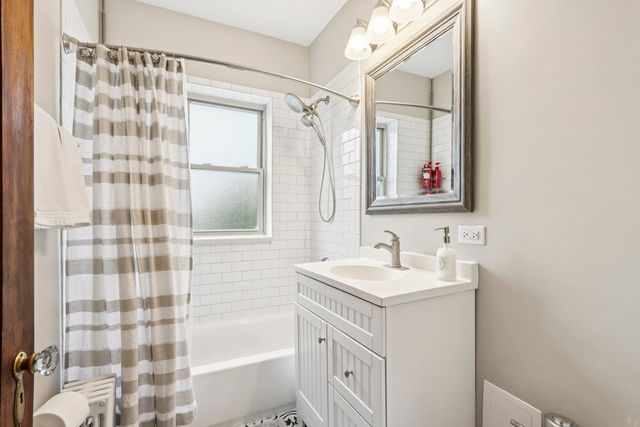 6203 N Oakley Street 3, Chicago, IL 60659