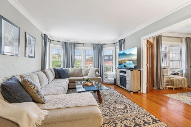 6203 N Oakley Street 3, Chicago, IL 60659