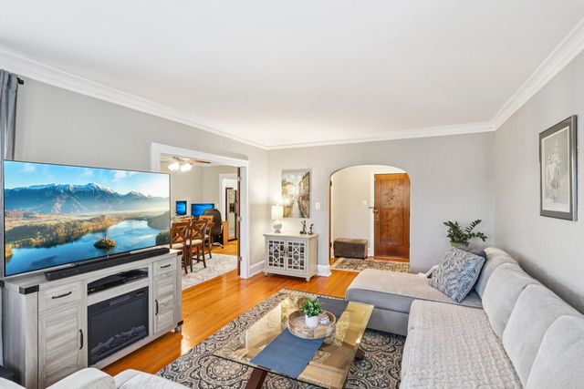 6203 N Oakley Street 3, Chicago, IL 60659