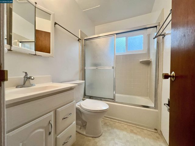 2134 Mcgee Ave B, Berkeley, CA 94703