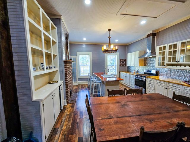 898 Bachelor Hill Road, Walterboro, SC 29488