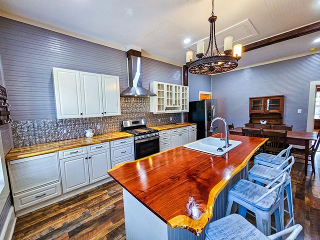 898 Bachelor Hill Road, Walterboro, SC 29488