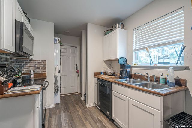 229 VIRGINIA ST, Pleasanton, TX 78064