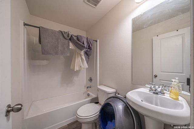 229 VIRGINIA ST, Pleasanton, TX 78064