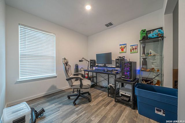229 VIRGINIA ST, Pleasanton, TX 78064