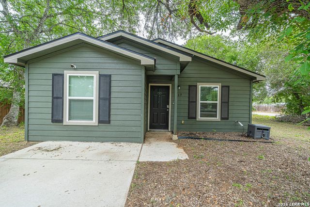 229 VIRGINIA ST, Pleasanton, TX 78064