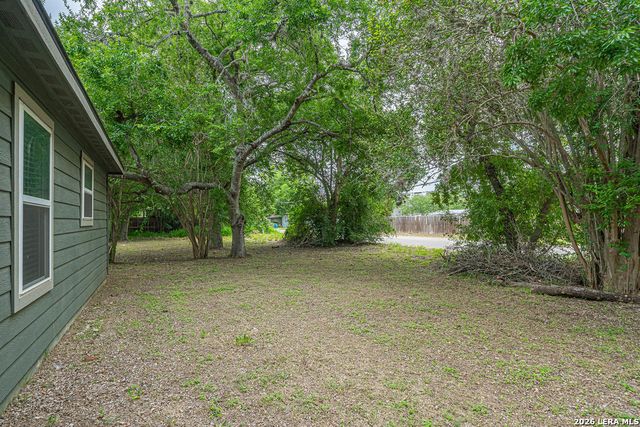 229 VIRGINIA ST, Pleasanton, TX 78064
