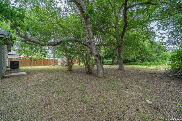 229 VIRGINIA ST, Pleasanton, TX 78064