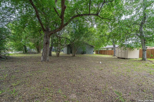 229 VIRGINIA ST, Pleasanton, TX 78064
