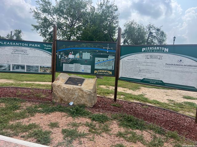 229 VIRGINIA ST, Pleasanton, TX 78064