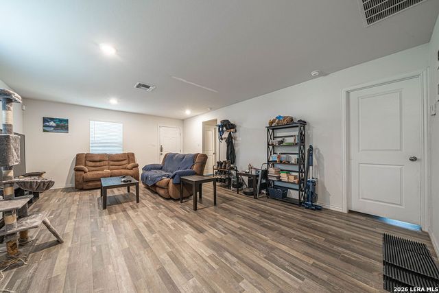 229 VIRGINIA ST, Pleasanton, TX 78064
