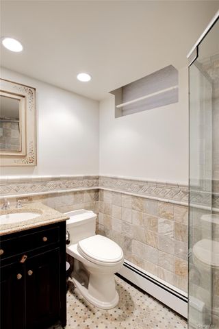 330 Chestnut Drive, East Hills, NY 11576