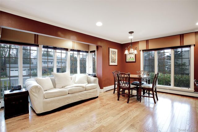 330 Chestnut Drive, East Hills, NY 11576