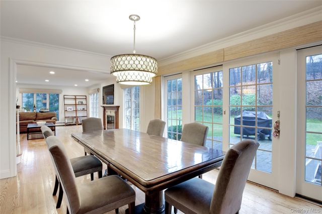 330 Chestnut Drive, East Hills, NY 11576