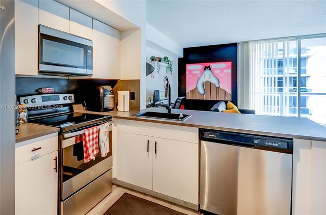 5077 NW 7th St 1216, Miami, FL 33126