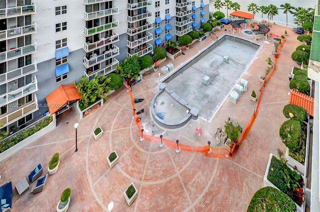 5077 NW 7th St 1216, Miami, FL 33126