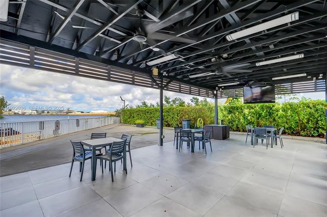 5077 NW 7th St 1216, Miami, FL 33126