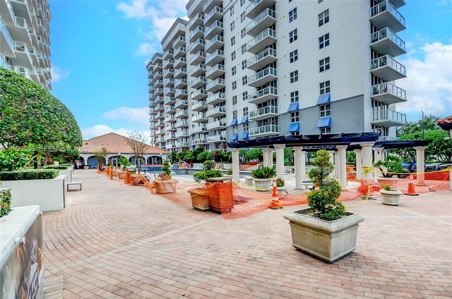 5077 NW 7th St 1216, Miami, FL 33126