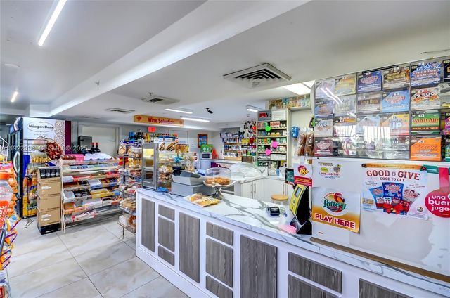 5077 NW 7th St 1216, Miami, FL 33126