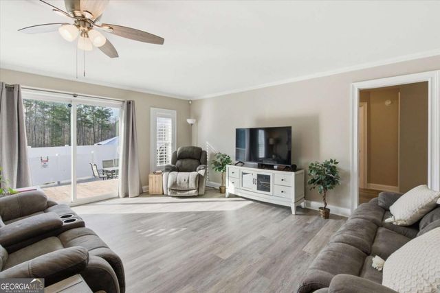 35 Saddleback Farms Drive, Newnan, GA 30263