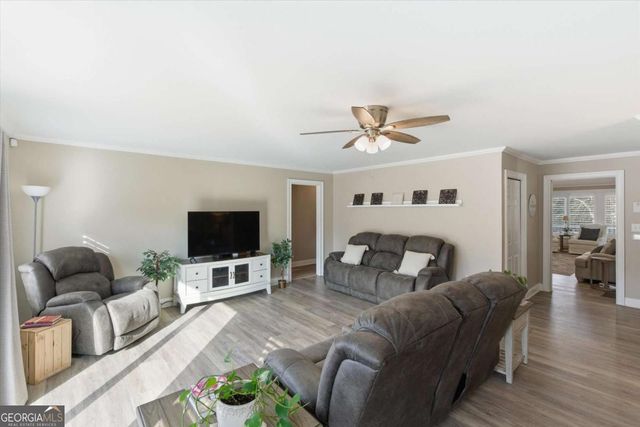 35 Saddleback Farms Drive, Newnan, GA 30263