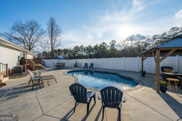 35 Saddleback Farms Drive, Newnan, GA 30263