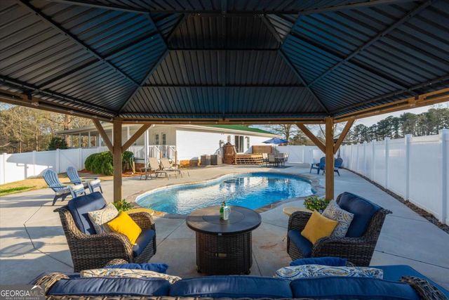 35 Saddleback Farms Drive, Newnan, GA 30263