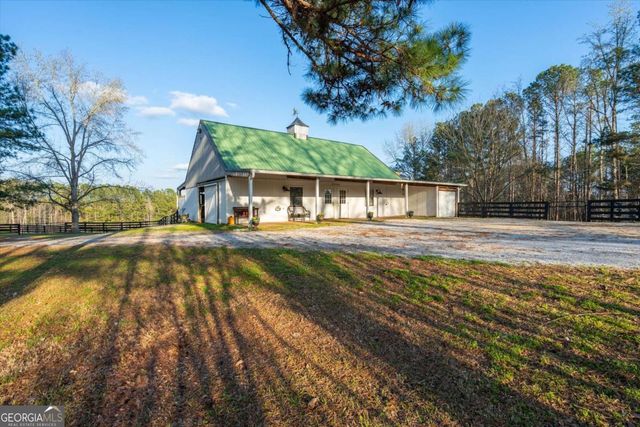 35 Saddleback Farms Drive, Newnan, GA 30263