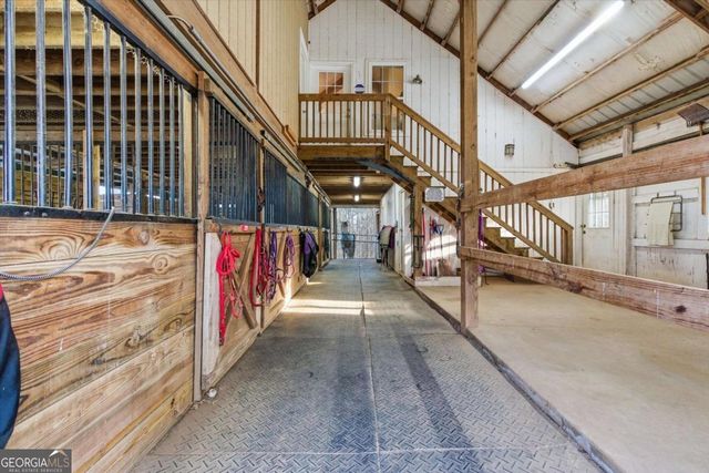 35 Saddleback Farms Drive, Newnan, GA 30263